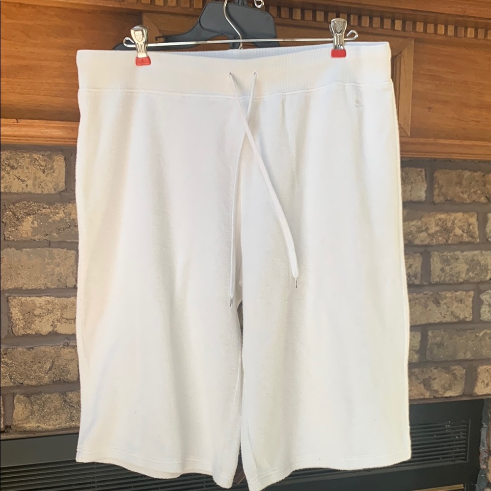 White terry size large “bold spirit” peddle pushers/culottes guc